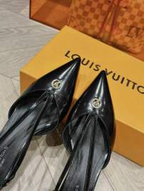 Picture of Louis Vuitton Shoes _SKULVsz35-41mnf035413573